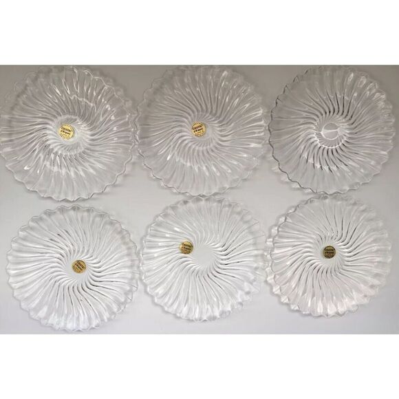 Plates w/Scalloped Rim 7” - Picture 5 of 5